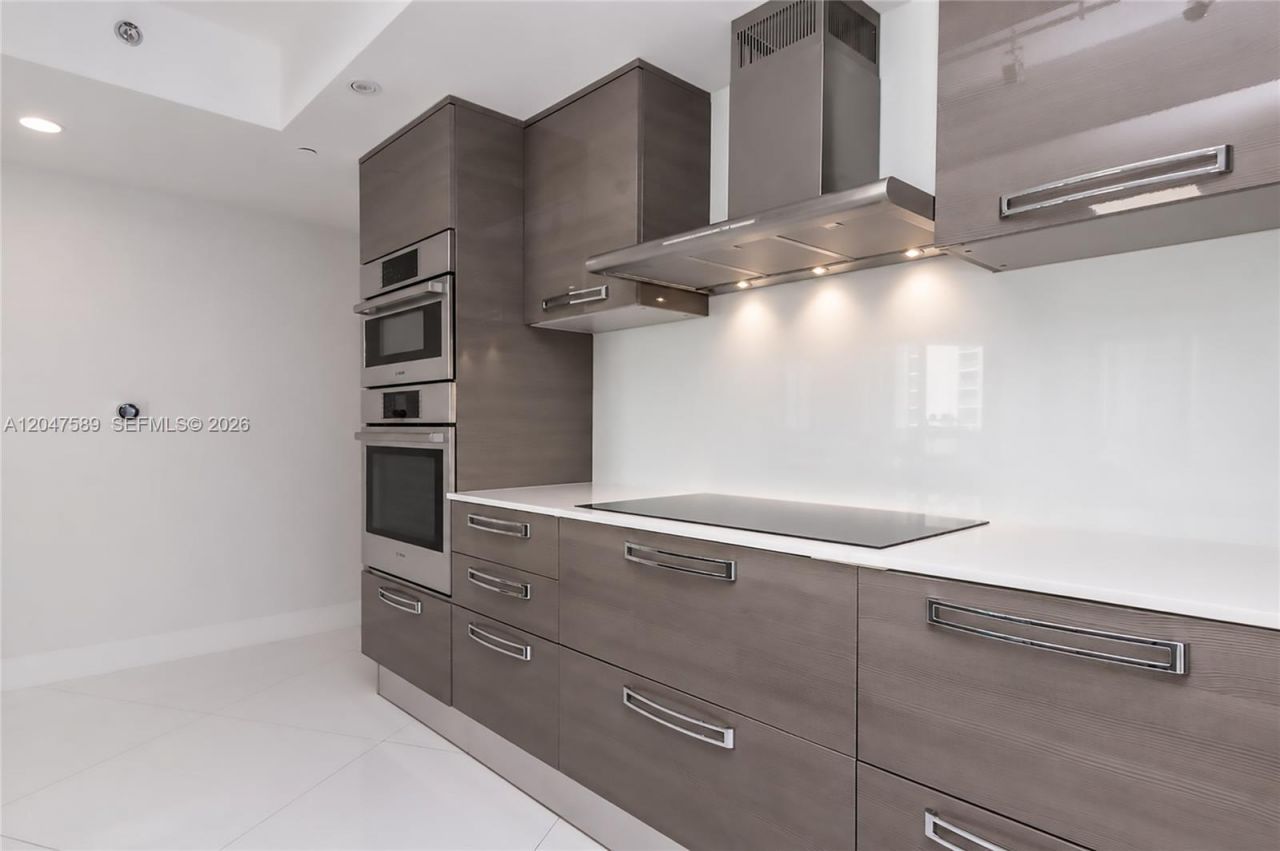 17201 Collins Ave, Unit 1807, Sunny Isles Beach, FL 33160 Photo