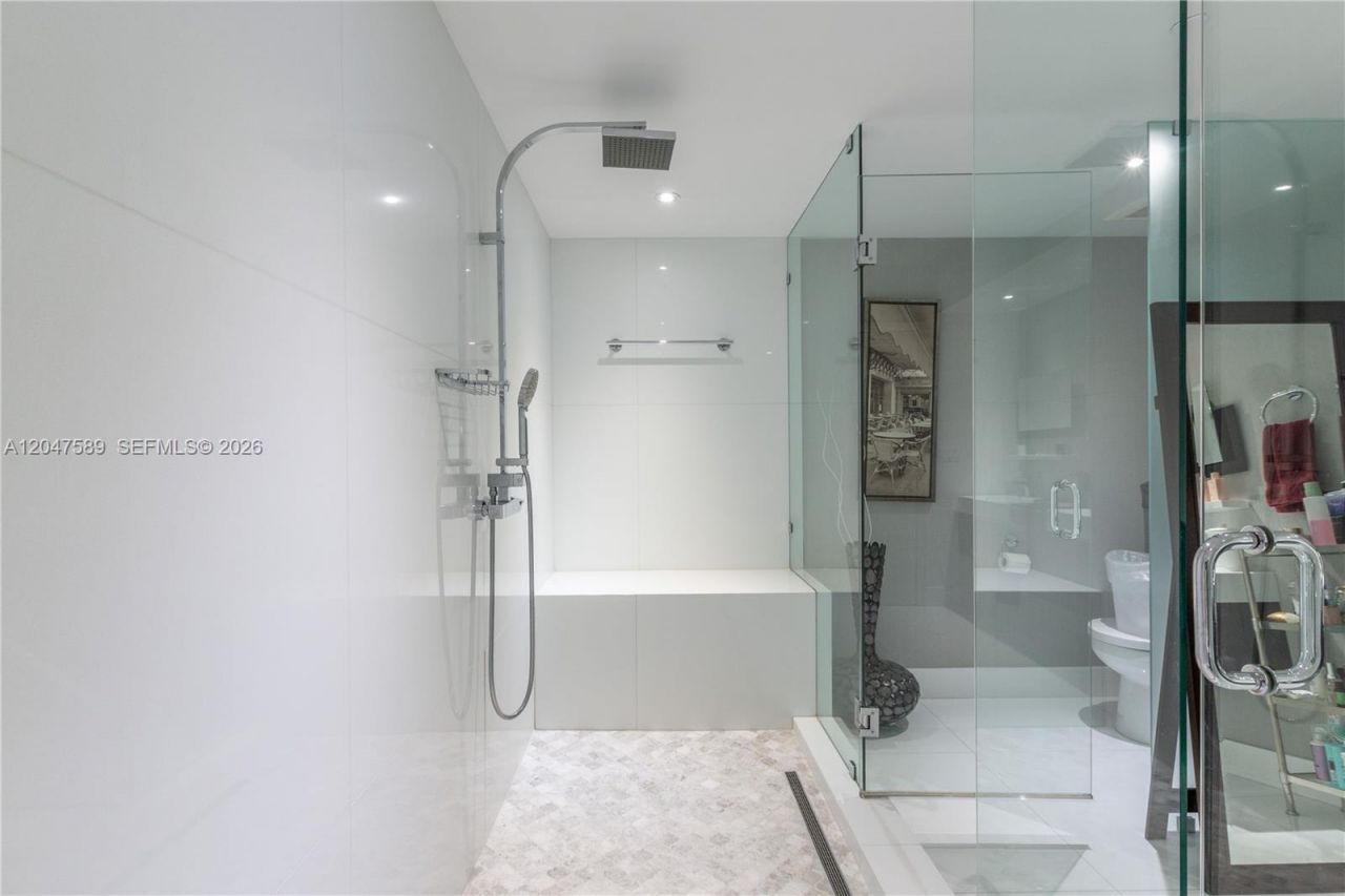 17201 Collins Ave , Unit 1807, Sunny Isles Beach, FL 33160 Photo
