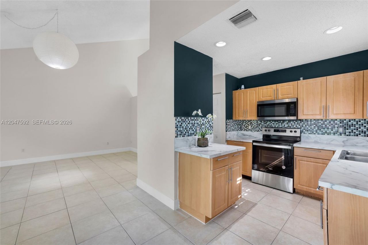9820 NW 24th Ct , Sunrise, FL 33322 Photo