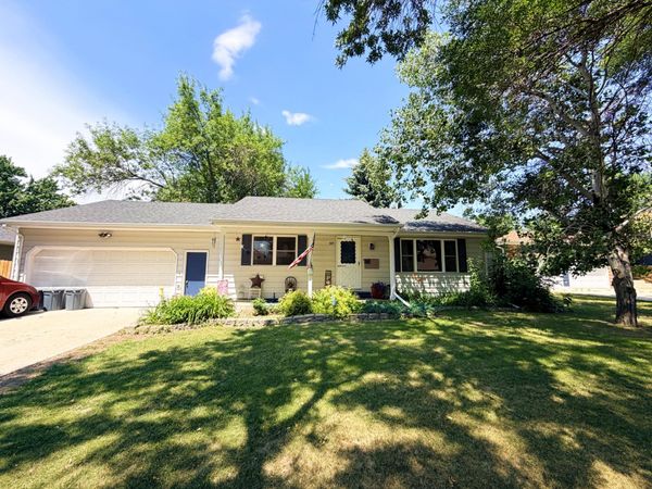 809 NE 18th Avenue, Aberdeen, SD 57401