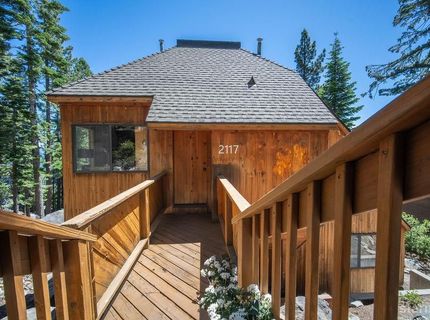 2117 Cascade Road, South Lake Tahoe, CA 96150 Photo