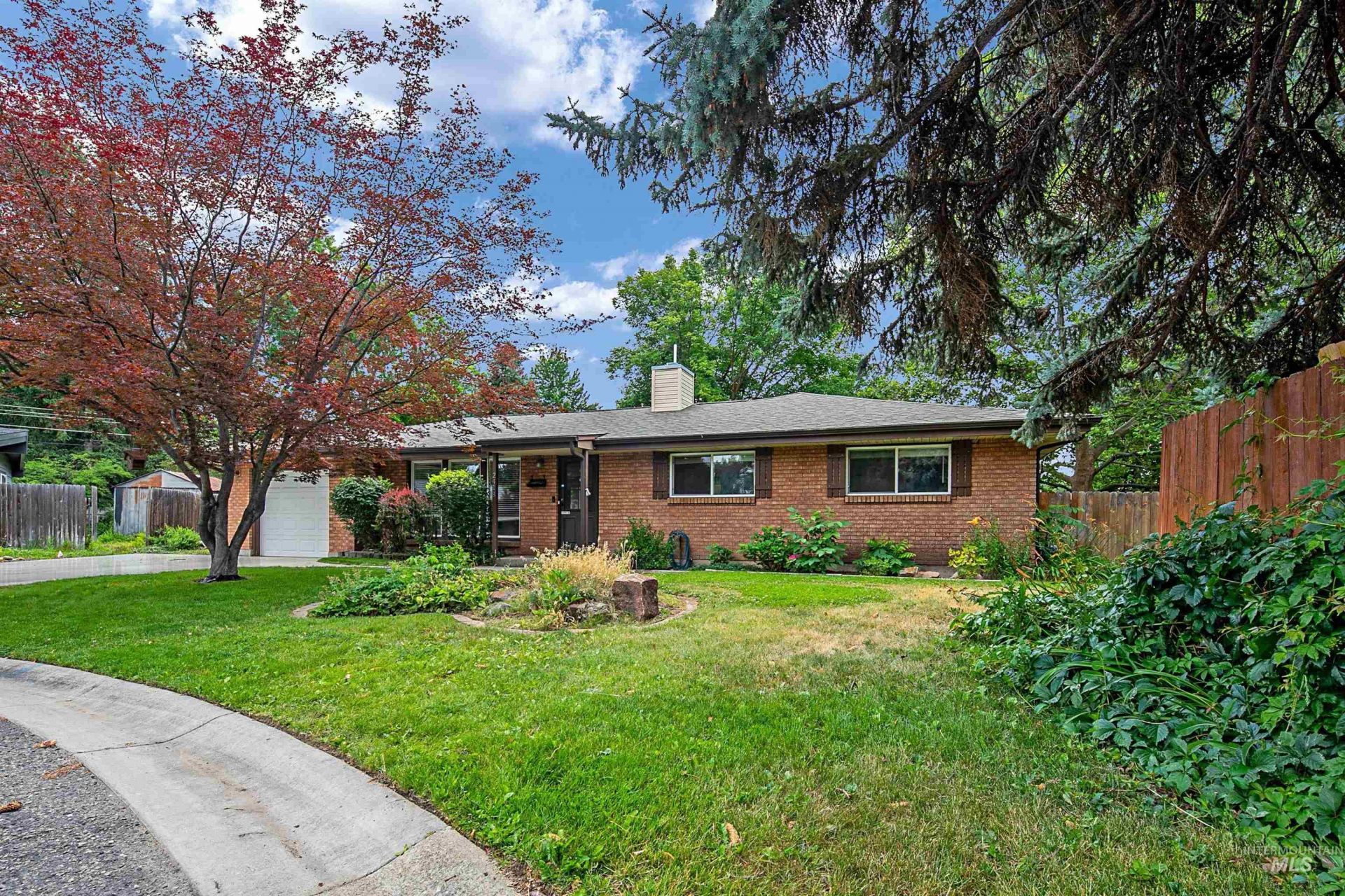 2418 N Weaver Circle, Boise, ID 83704 Main Photo