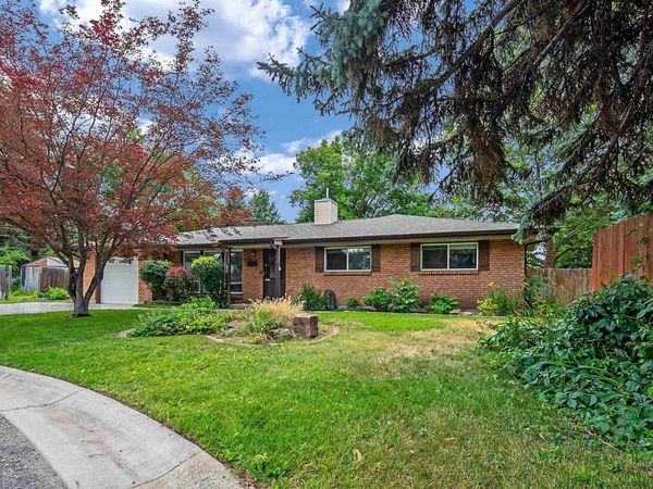2418 N Weaver Circle, Boise, ID 83704