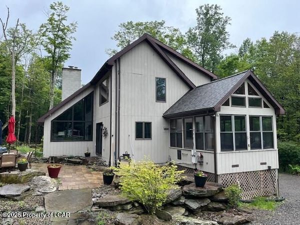 57 Fox Lane, Harveys Lake, PA 18618