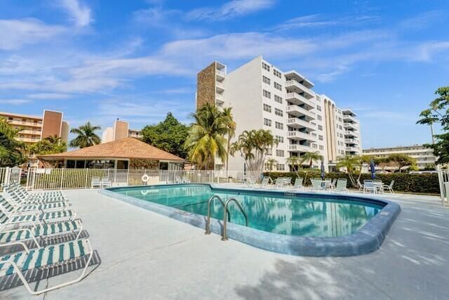 401 NE 14th Avenue, Unit 705, Hallandale, FL 33009 Photo