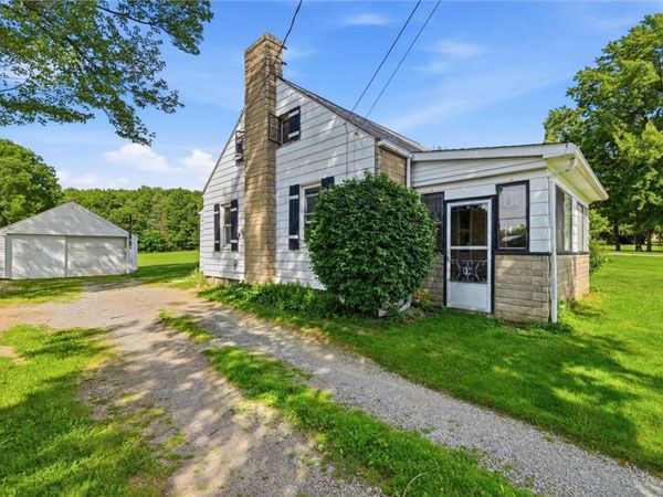 2800 Robertson Rd, Sharpsville, PA 16150
