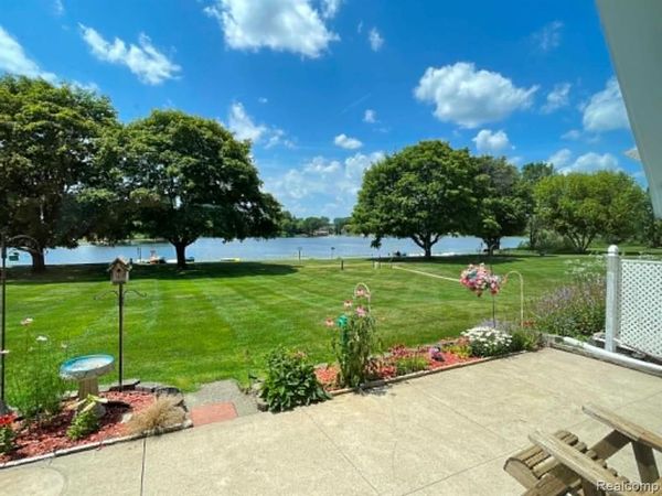 26965 Milford, South Lyon, MI 48178