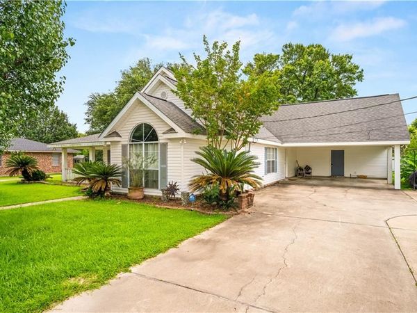 484 SPRING BAYOU, Marksville, LA 71351