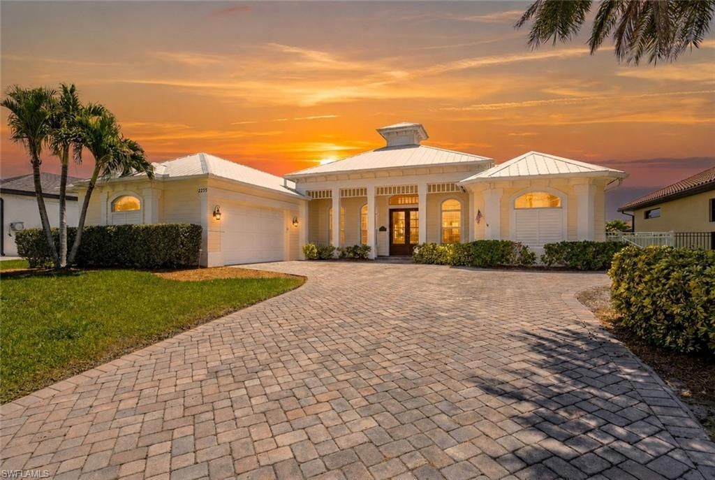 2213 SE 19th Ave, Cape Coral, FL 33990 Main Photo