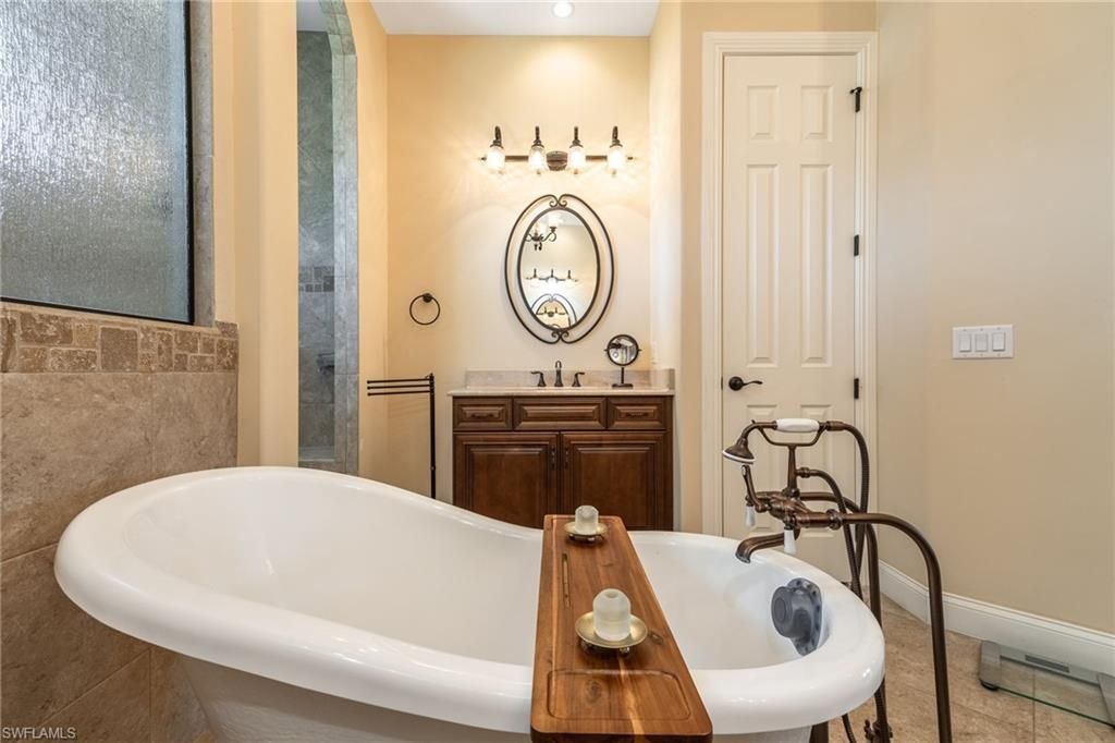 2213 SE 19th Ave, Cape Coral, FL 33990 Photo