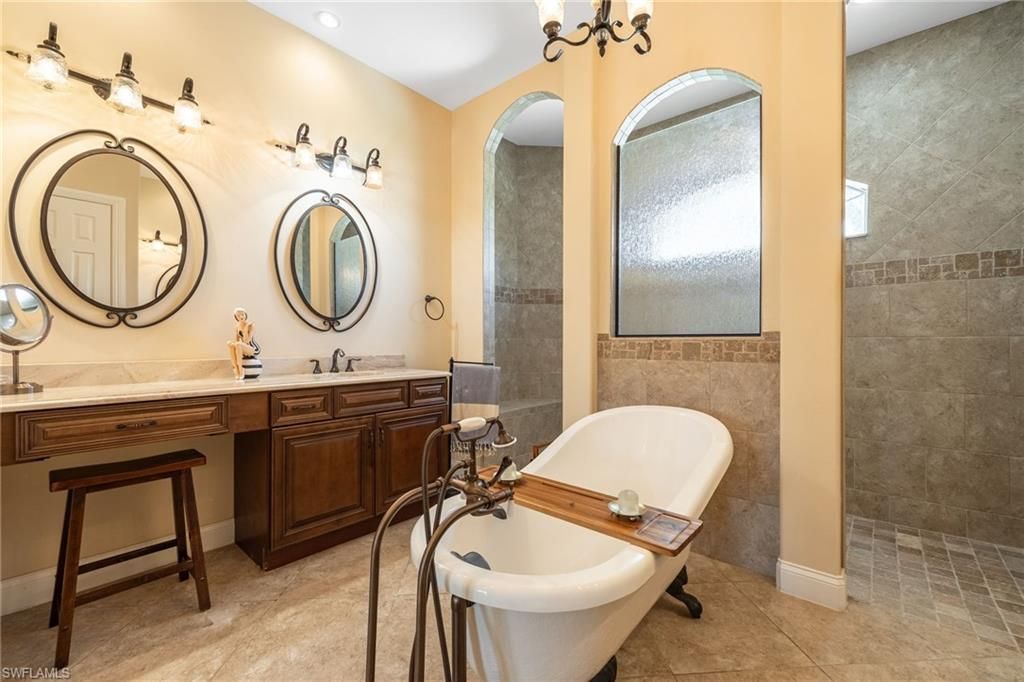 2213 SE 19th Ave, Cape Coral, FL 33990 Photo