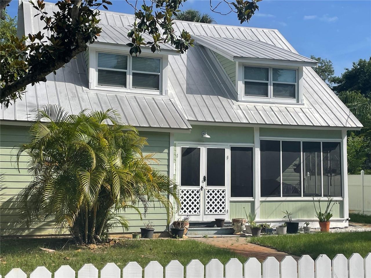 305 Mary Avenue , New Smyrna Beach, FL 32168 Photo