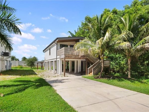 3260 Woodside AVE, NAPLES, FL 34112