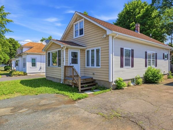 15 Rhodes, Agawam, MA 01030