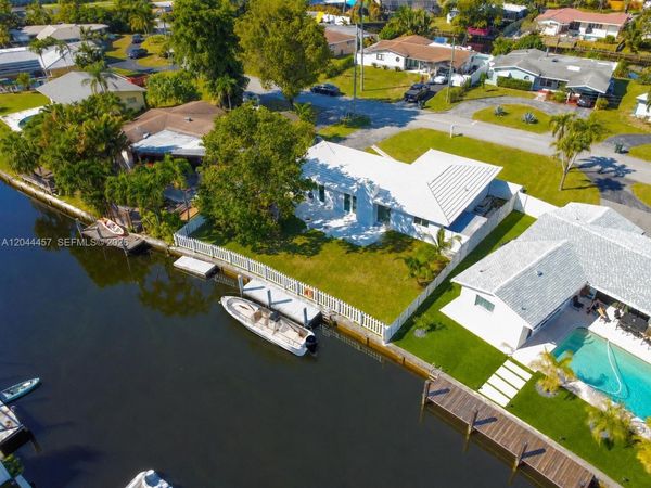 1980 NW 33rd Ct, Oakland Park, FL 33309