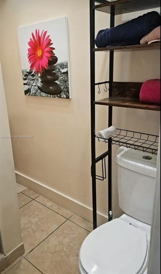965 NE 146th St , Unit Side Room, North Miami, FL 33161 Photo