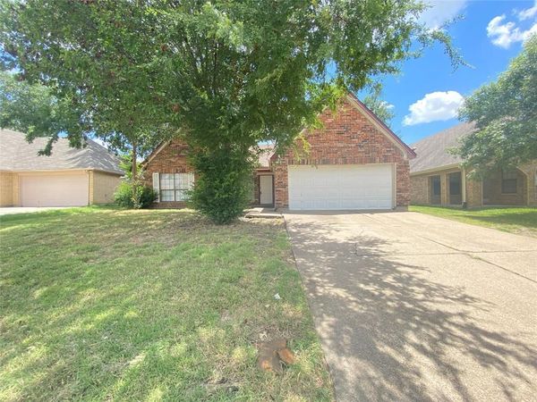 6101 Meadowside Trail, Arlington, TX 76017