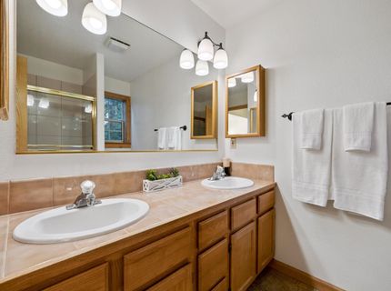 12849 Peregrine Drive , Truckee, CA 96161 Photo