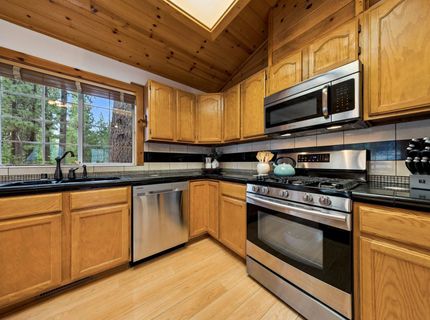 12849 Peregrine Drive , Truckee, CA 96161 Photo