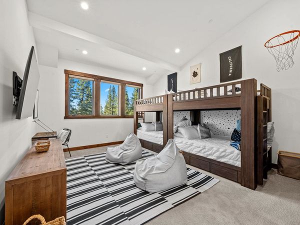 10129 Corrie Court , Truckee, CA 96161