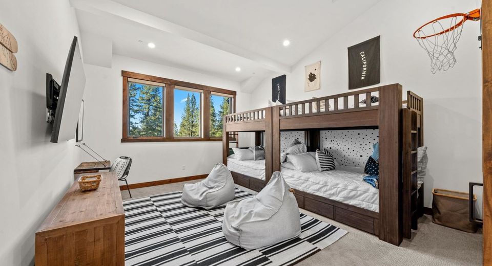 10129 Corrie Court , Truckee, CA 96161 Photo