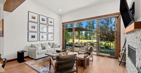 10129 Corrie Court , Truckee, CA 96161 Photo