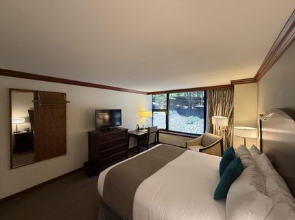 400 Squaw Creek Road, Unit #425, Olympic Valley, CA 96146 Photo