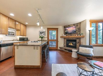 4065 Coyote Fork , Truckee, CA 96161 Photo