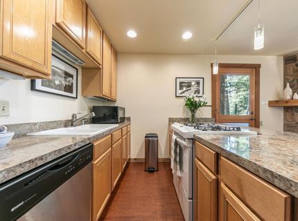 4065 Coyote Fork , Truckee, CA 96161 Photo
