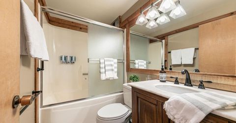 4065 Coyote Fork , Truckee, CA 96161 Photo