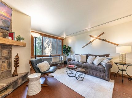 4065 Coyote Fork , Truckee, CA 96161 Photo