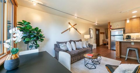 4065 Coyote Fork , Truckee, CA 96161 Photo