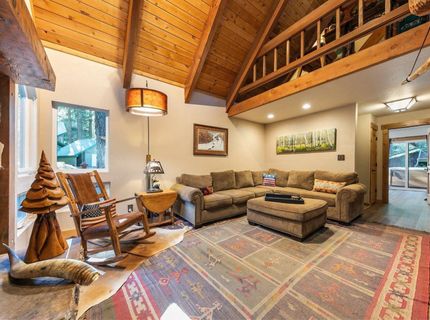 10380 Washoe Road , Truckee, CA 96161 Photo