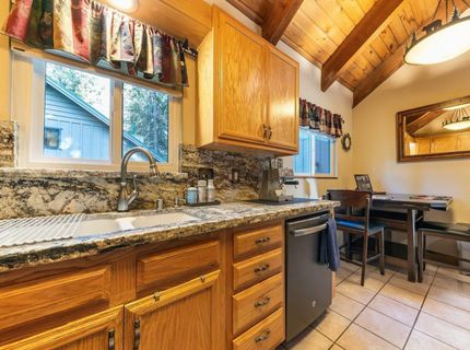 10380 Washoe Road , Truckee, CA 96161 Photo