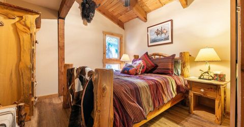10380 Washoe Road , Truckee, CA 96161 Photo