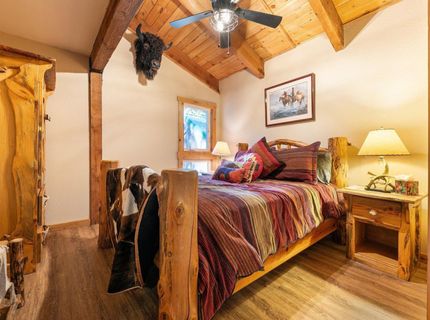 10380 Washoe Road , Truckee, CA 96161 Photo
