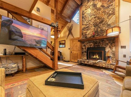 10380 Washoe Road , Truckee, CA 96161 Photo