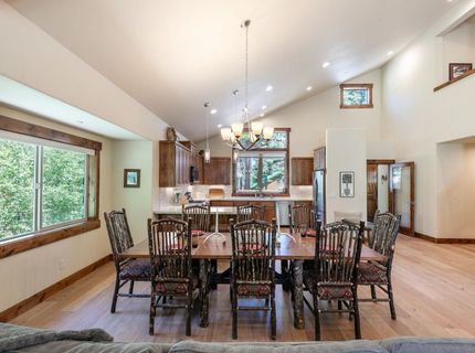 14141 Tyrol Road, Truckee, CA 96161 Photo