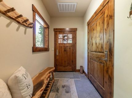 14141 Tyrol Road, Truckee, CA 96161 Photo