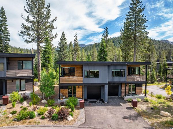 300 Palisades Circle , Olympic Valley, CA 96146