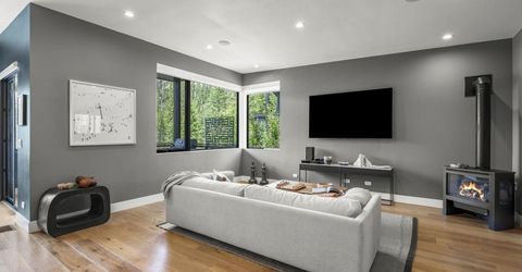 300 Palisades Circle , Olympic Valley, CA 96146 Photo