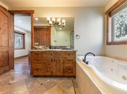 8520 River Road , Truckee, CA 96161 Photo