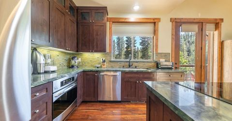 8520 River Road , Truckee, CA 96161 Photo