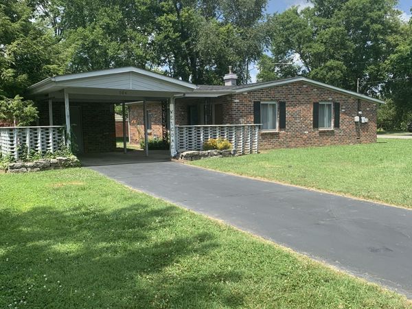 904 Rackley Dr , Pulaski, TN 38478
