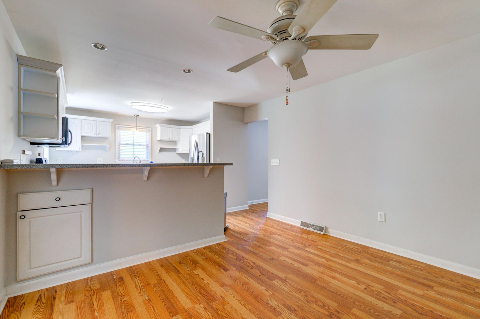 4813 Park Place Photo 7