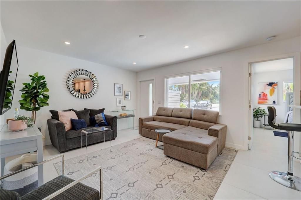 50 NE 30th Court, Unit 1-2, Wilton Manors, FL 33334 Photo