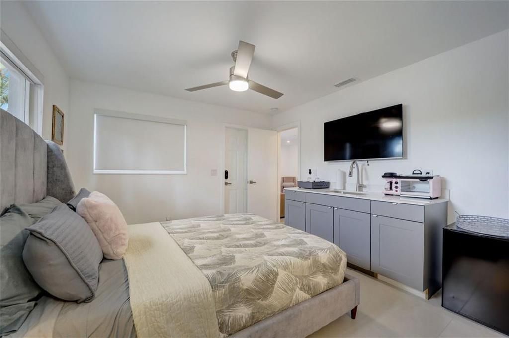 50 NE 30th Court, Unit 1-2, Wilton Manors, FL 33334 Photo