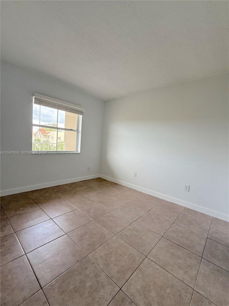 8260 SW 210th St , Unit 315, Cutler Bay, FL 33189 Photo