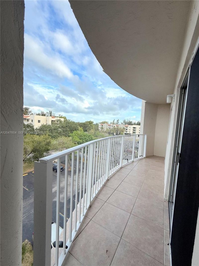 8260 SW 210th St , Unit 315, Cutler Bay, FL 33189 Photo