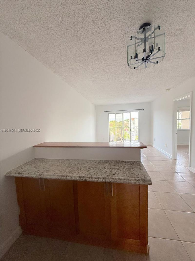 8260 SW 210th St , Unit 315, Cutler Bay, FL 33189 Photo